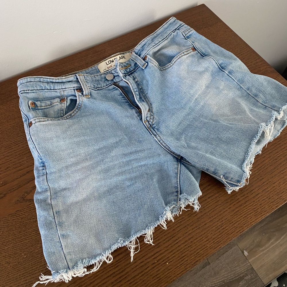 🦋New Year, New Wardrobe Sale🦋 - Levi's | Jean Shorts